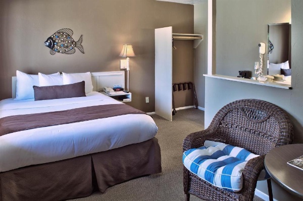 Lovers Point Inn image 12