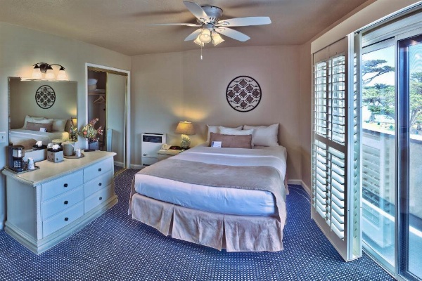 Lovers Point Inn image 13