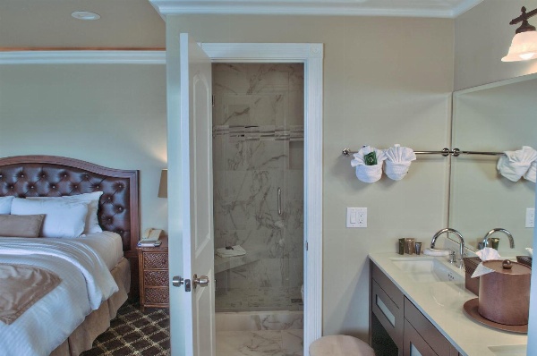 Lovers Point Inn image 4